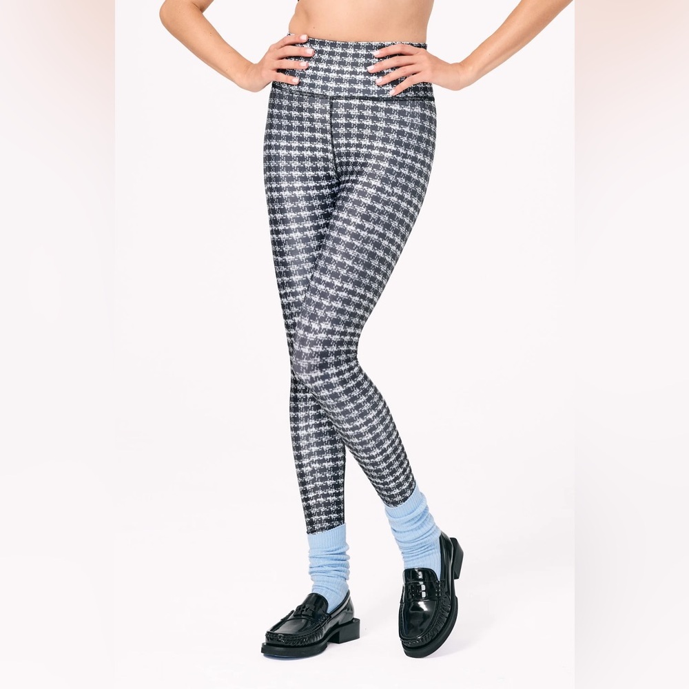 Terez HI-SHINE SCOOP NECK BRA (S) & LEGGINGS (XS) HOUNDSTOOTH - Picture 6 of 12